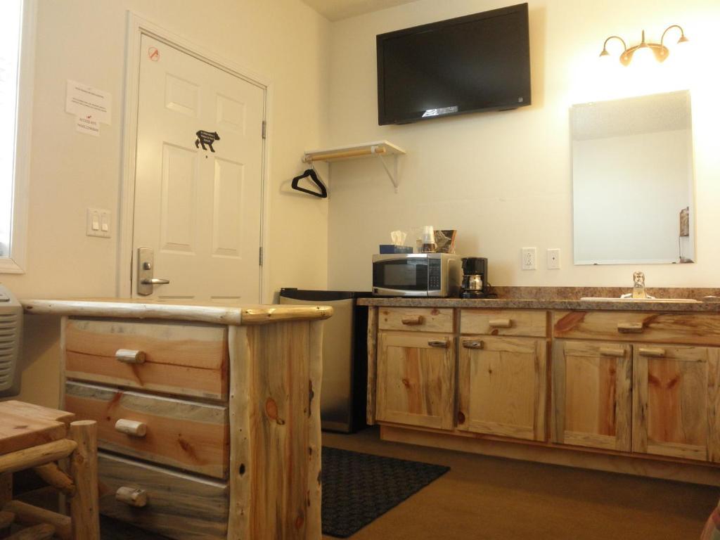 Shaunavon Bear'S Den Lodge חדר תמונה