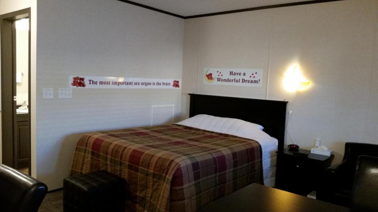 Shaunavon Bear'S Den Lodge מראה חיצוני תמונה