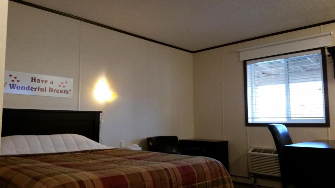 Shaunavon Bear'S Den Lodge מראה חיצוני תמונה
